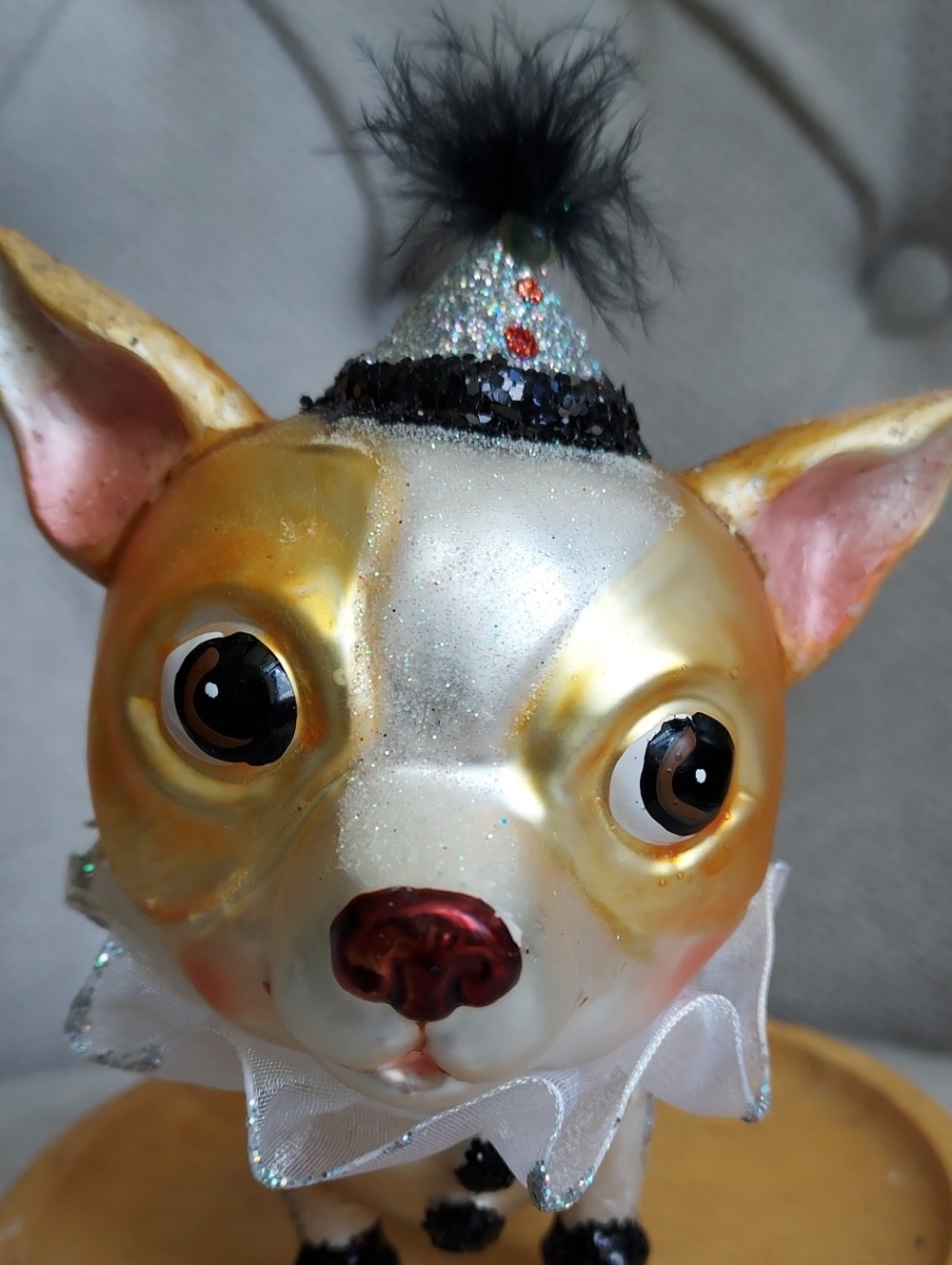 Robert Stanley Blown Glass Chihuahua Clown Christmas Ornament - Picture 7 of 12